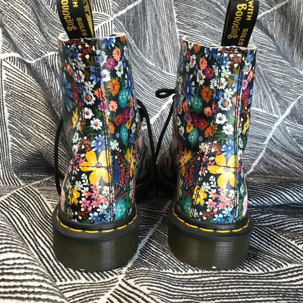 boots - Picture 4 of 10
